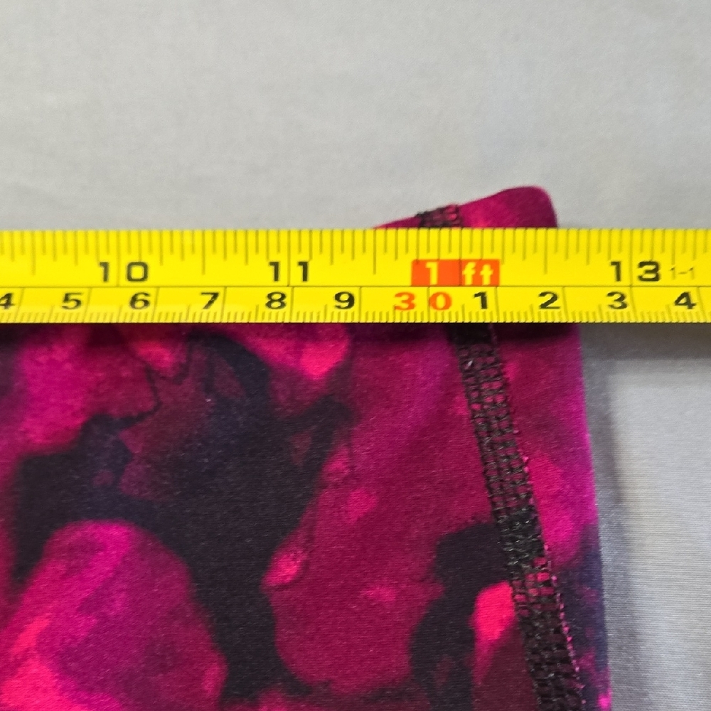 Old Navy Sz S/P  Dark Pink and Black Leggings - Picture 4 of 6